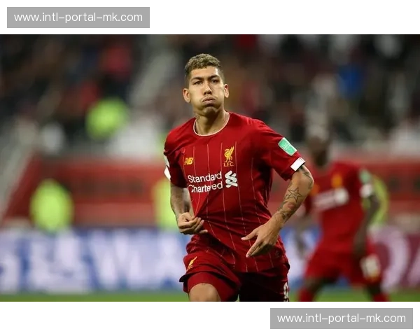 斯特拉斯堡中小球会生存策略：低风险引援与战术弹性