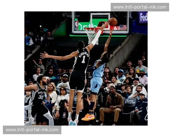 马刺126-113逆转勇士，文班亚马40分展现内线统治力